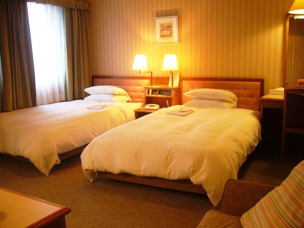 Hotel Crown Hills Sendai Aobadori Exterior photo